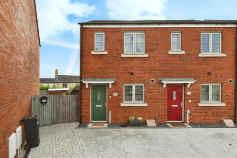 2 bedroom semi-detached house for sale