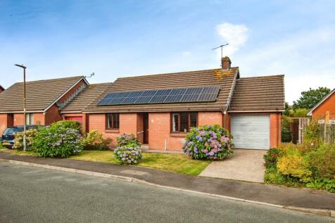 2 bedroom detached bungalow for sale