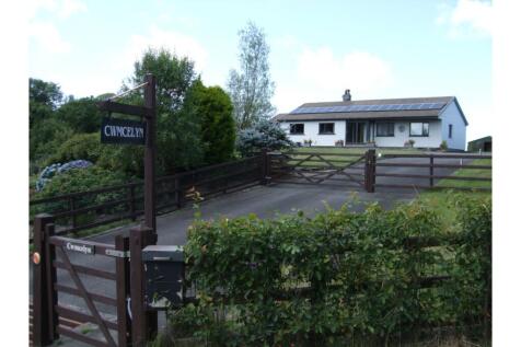 4 bedroom detached bungalow for sale