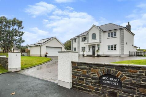 7 bedroom detached house for sale