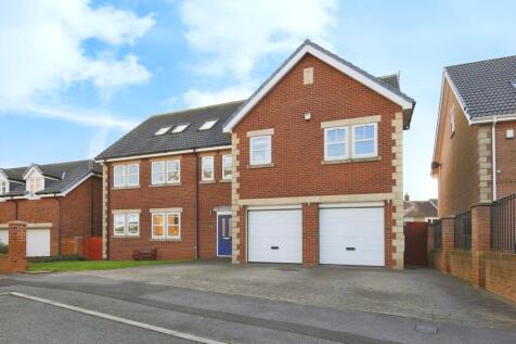 6 bedroom detached house for sale