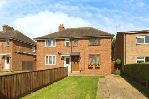 2 bedroom semi-detached house for sale