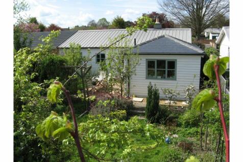 3 bedroom semi-detached bungalow for sale