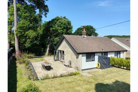 2 bedroom detached bungalow for sale