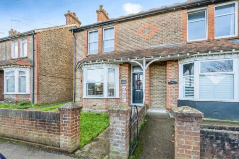 2 bedroom semi-detached house for sale