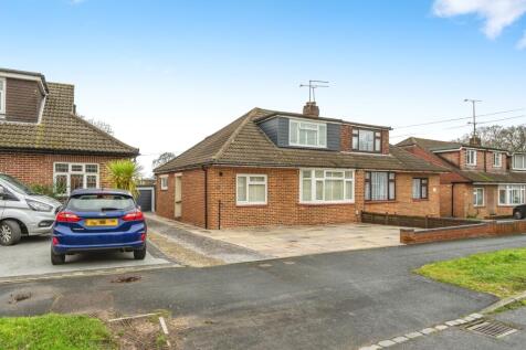 3 bedroom semi-detached bungalow for sale