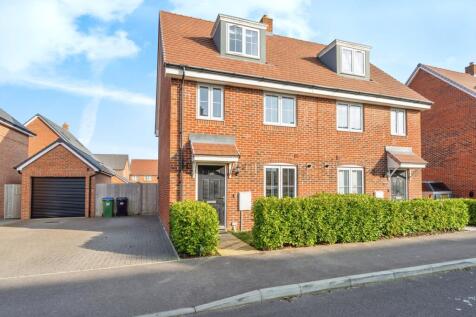3 bedroom semi-detached house for sale