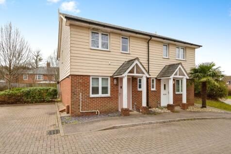 2 bedroom semi-detached house for sale