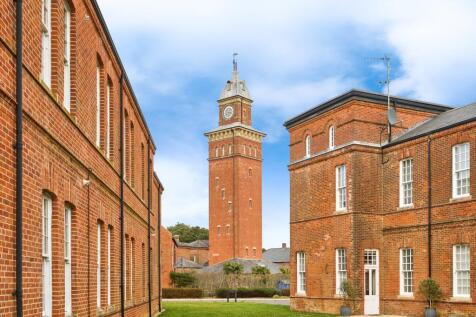 2 bedroom ground floor flat for sale