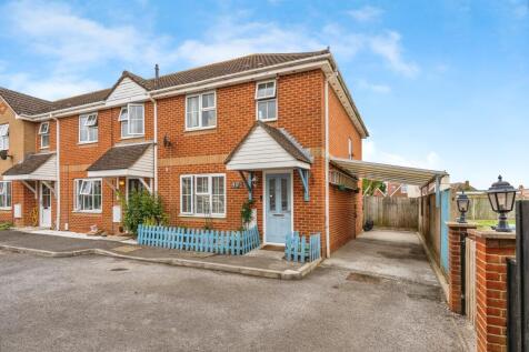 3 bedroom end of terrace house for sale