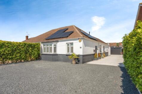 3 bedroom semi-detached bungalow for sale