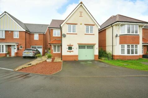 4 bedroom detached house for sale