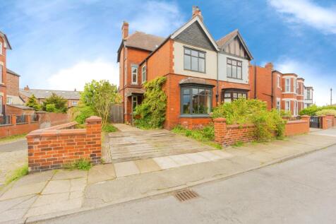 4 bedroom semi-detached house for sale