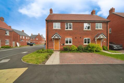 3 bedroom semi-detached house for sale