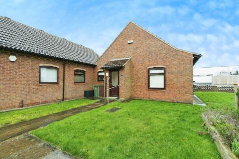 1 bedroom detached bungalow for sale