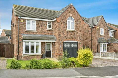 4 bedroom detached house for sale