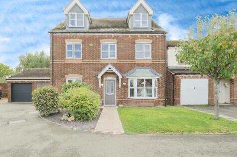 5 bedroom detached house for sale