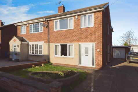 3 bedroom semi-detached house for sale