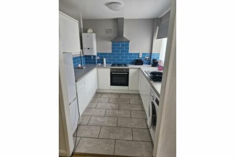 1 bedroom ground floor flat for sale