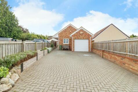 2 bedroom detached bungalow for sale