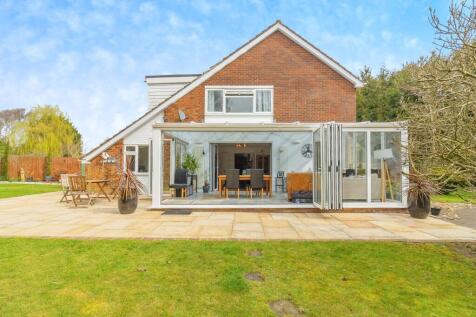 5 bedroom detached house for sale