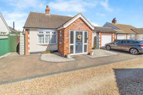 2 bedroom detached bungalow for sale