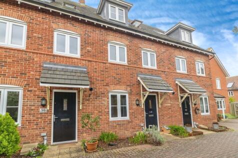 4 bedroom terraced house for sale