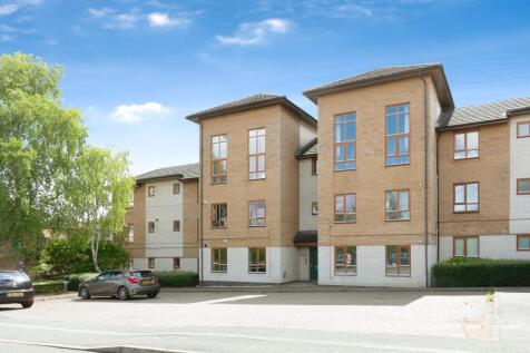 2 bedroom ground floor flat for sale