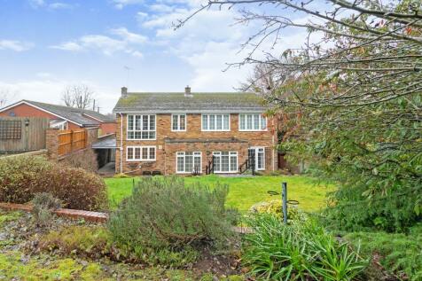 5 bedroom detached house for sale