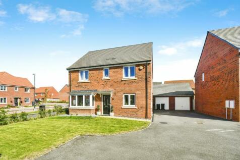 4 bedroom detached house for sale