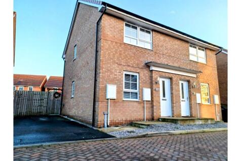 2 bedroom semi-detached house for sale