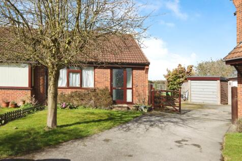 2 bedroom semi-detached bungalow for sale