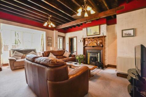 5 bedroom semi-detached house for sale