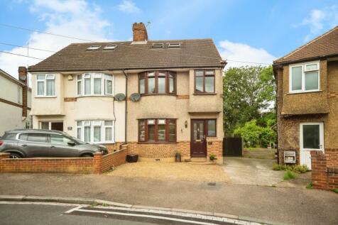 5 bedroom semi-detached house for sale