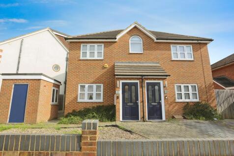 1 bedroom ground floor maisonette for sale