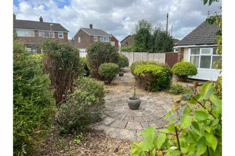 2 bedroom semi-detached bungalow for sale