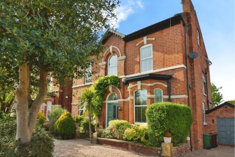 6 bedroom detached house for sale