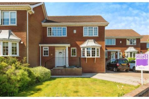 3 bedroom link detached house for sale