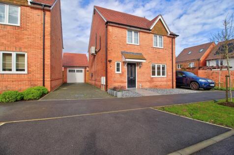 Wokingham RG41 4 bed detached house for sale