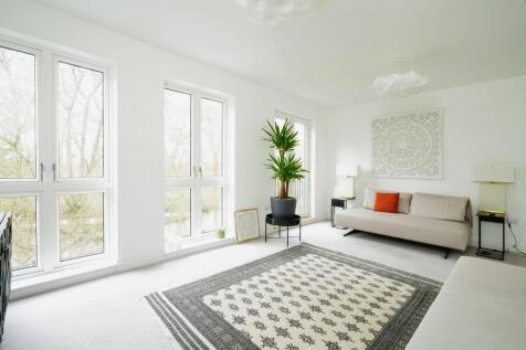 3 bedroom town house for sale
