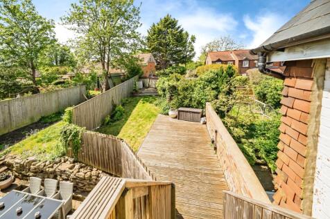 2 bedroom maisonette for sale