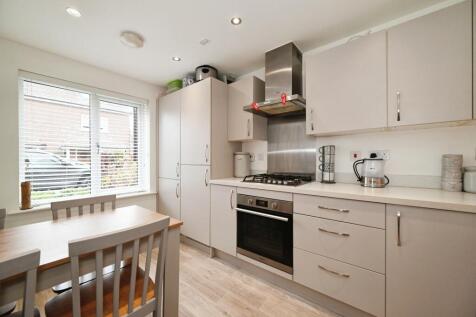 4 bedroom terraced house for sale