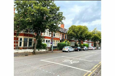 5 bedroom terraced house for sale