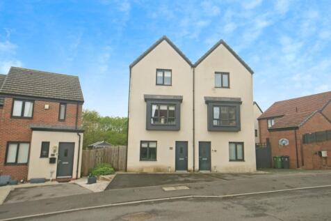 3 bedroom semi-detached house for sale