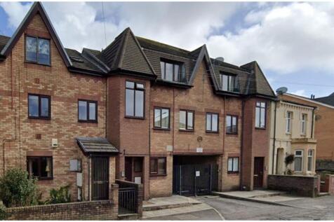 1 bedroom ground floor flat for sale