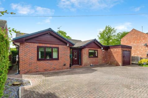 3 bedroom detached bungalow for sale