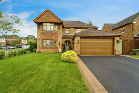 4 bedroom detached house for sale