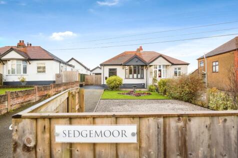 2 bedroom semi-detached bungalow for sale