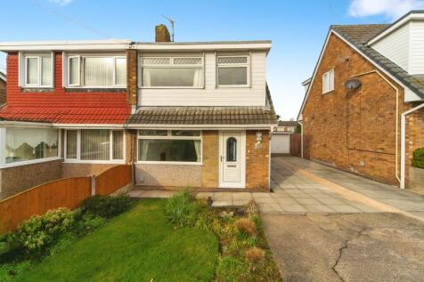 3 bedroom semi-detached house for sale