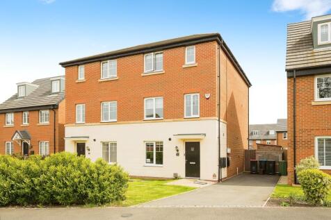 4 bedroom semi-detached house for sale